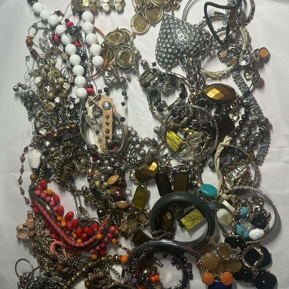J360 Craft Bulk Bundle of Jewelry - Picture 1 of 8